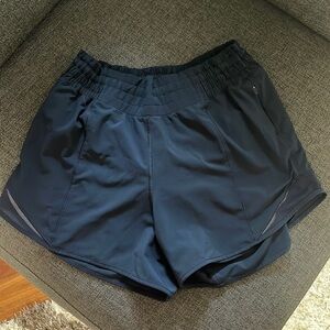 Lululemon hottie hot shorts 4” inseam